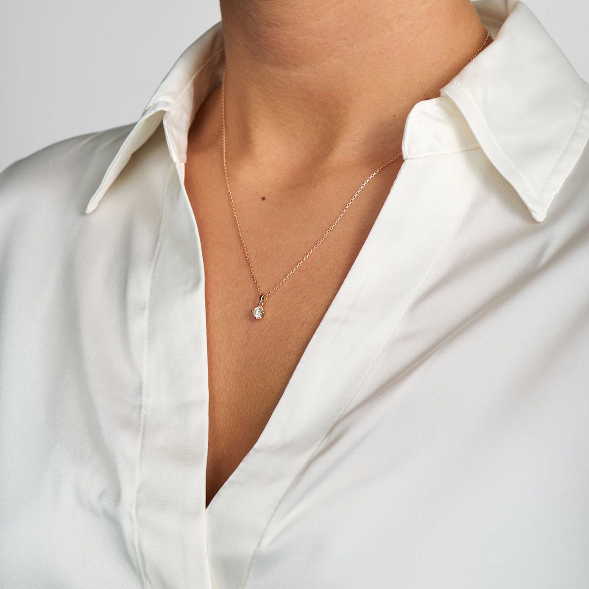 Mads Z vedhæng "Crown" med 0,24ct. brillant W.SI