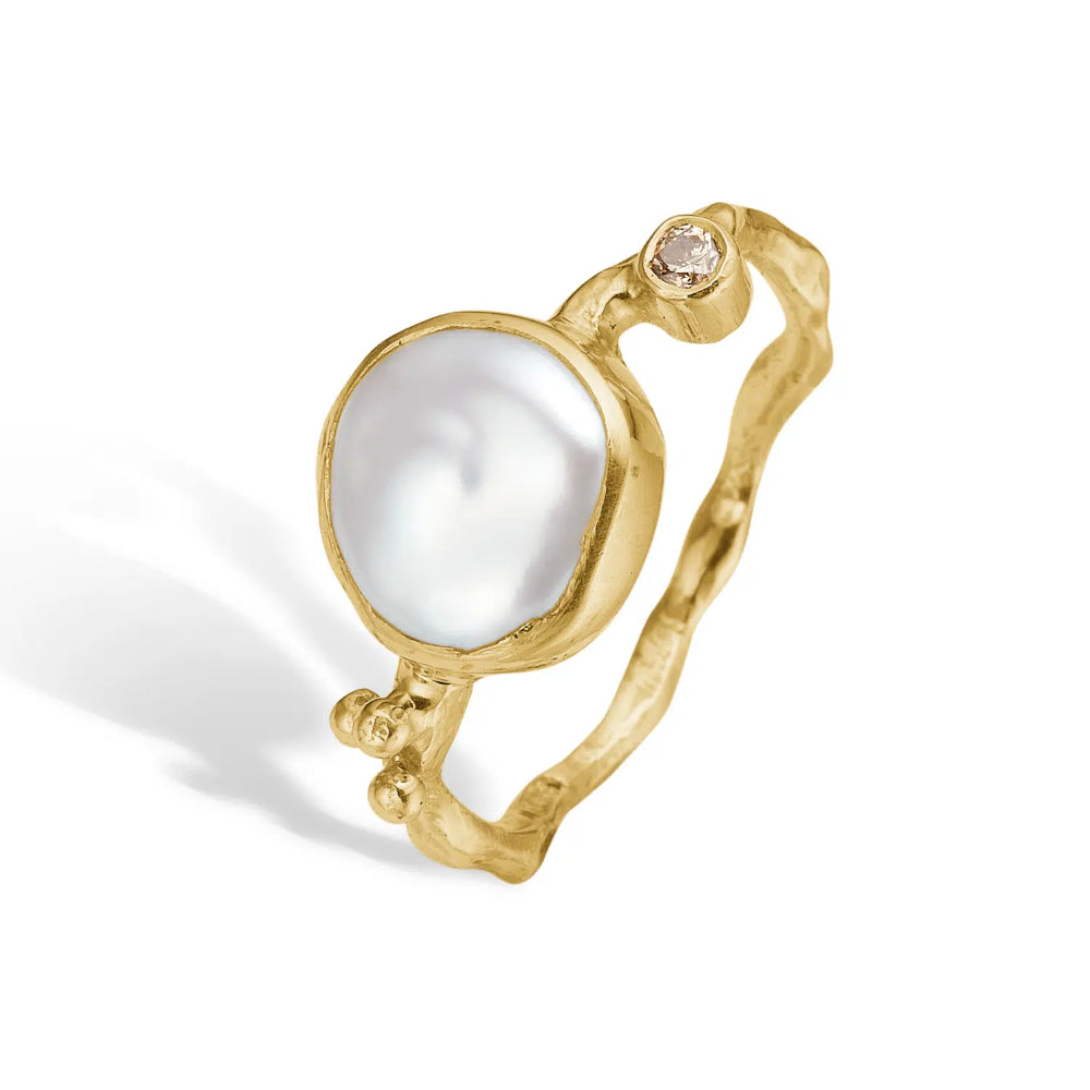 By Birdie Zenith White Keshi ring
