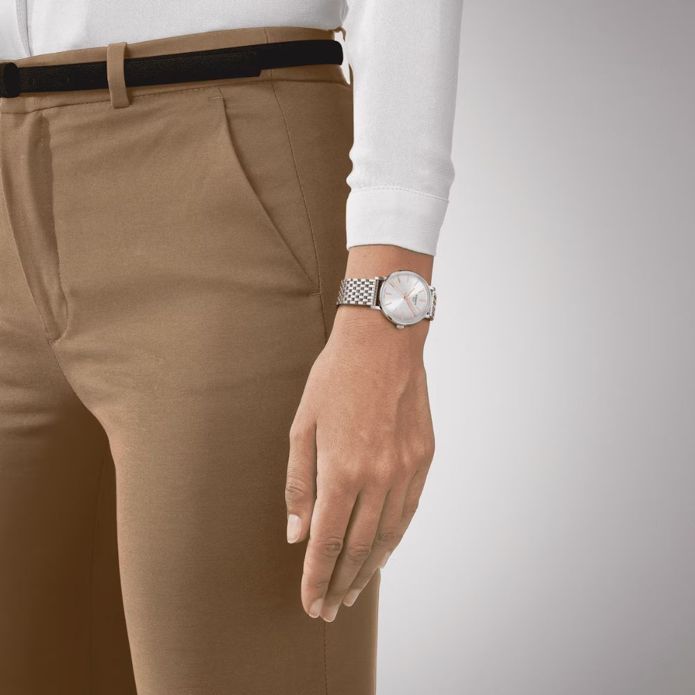 Tissot Dame T143.210.11.011.01