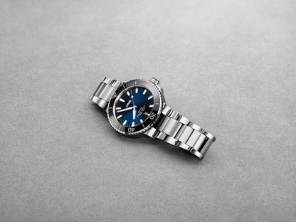 Oris Aquis Date ur