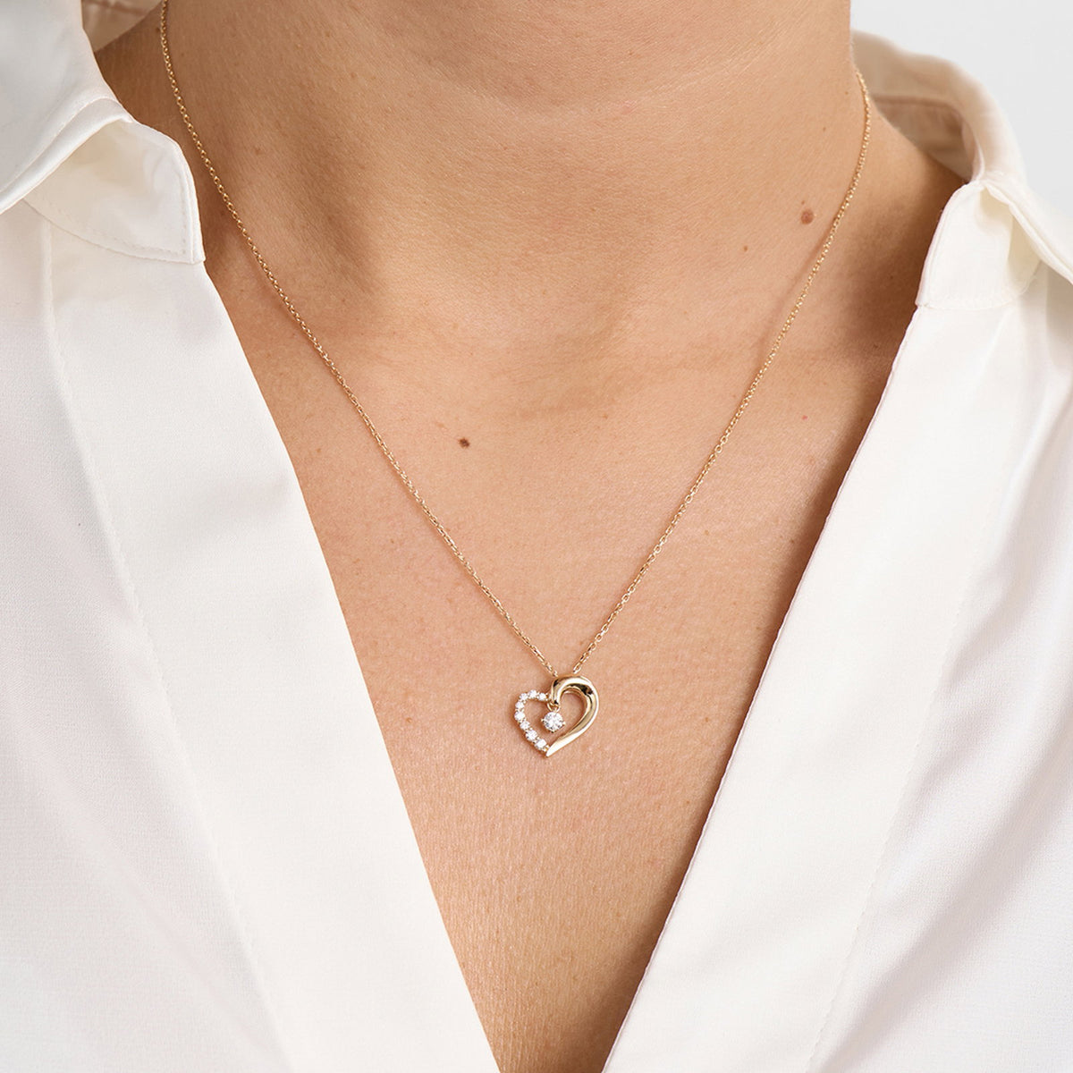 Mads Z vedhæng "Crown Heart" med 0,20 ct. brillant W.SI