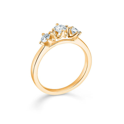Mads Z ring "Crown Trinity" med 0,56 ct. brillant W.SI