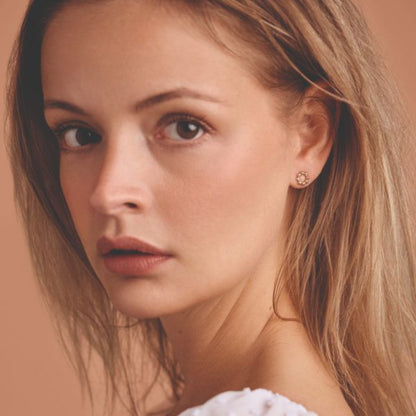 Melfia ørestikker