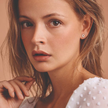 Melfia ørestikker