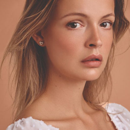 Melfia ørestikker