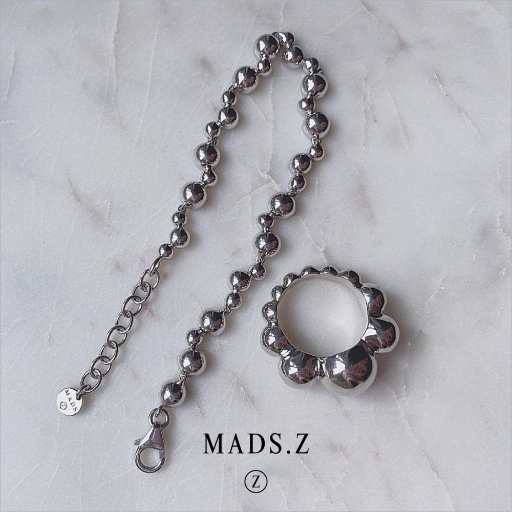 Mads Z "Embedded Ball" armbånd