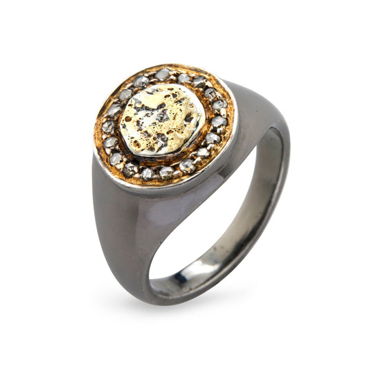 By Birdie Freja Coin Pavé ring